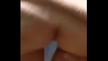 El amigo de mi novio me hace llegar al orgasmo