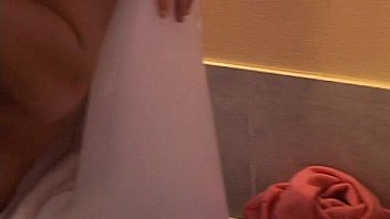 Men are banging cute beauties