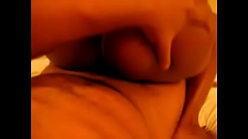 Coroa sentando gostoso