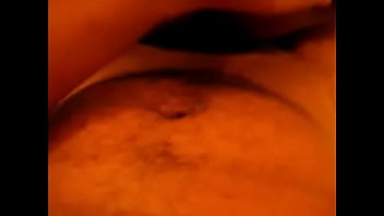 Coroa sentando gostoso