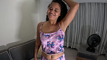 Ele me levou para a casa dele e me colocou para chupar