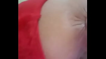 Lamiendome el culo y me burbujea la chepa