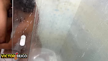 Lavando a pica do ator depois da gravação bastidores oficial Lavando a pica do ator depois da gravação bastidores oficial