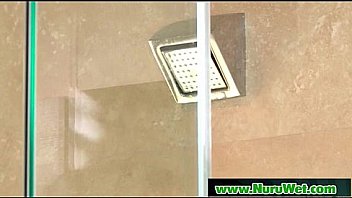 Gorgeous babe gives a nuru massage 01