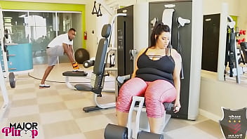 Gym flirt sofia lures rome to fuck and cum on her ass
