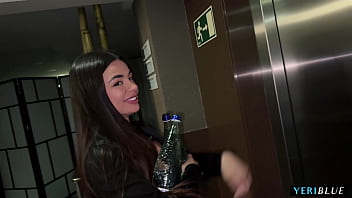 Martina esmeraldi big booty squirts on the first date pov