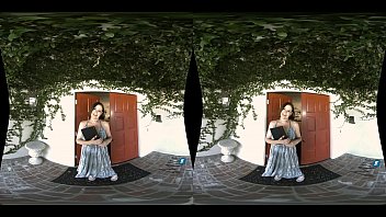 Curvy milf welcomes you home from war milfvr