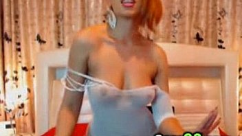 Tit shaking latina babe in pretty pink lipstick camg8