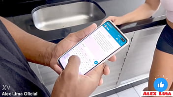 Que loira bonita gostosa e safada fui fazer um trabalho na casa de gostosa e ela transou comigo e meu ajudante