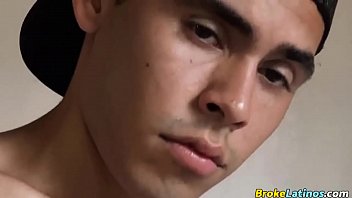 Hot Straight Latino Scopa Per Soldi thumbnail