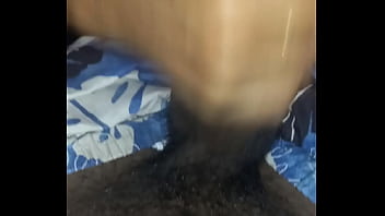 Meia irmã chupa pau e depois beija namorado gosada