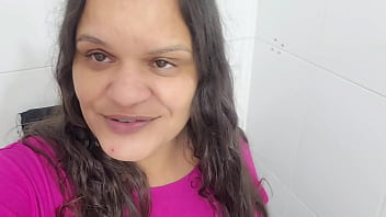 Ornesto da feira livre do meu bairro te vejo todo suado e corro para caasa me masturbar