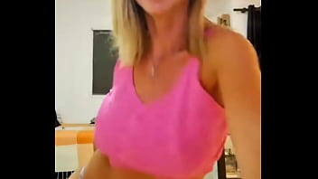 Sole moviendo el culo