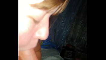 Сосёт член мужику малолетка