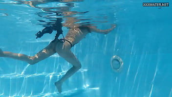 Poolside chick bonnie shows her hot body