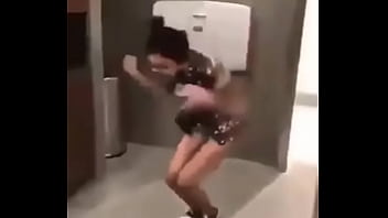 Orden de tus nalgas Orden de tus nalgas