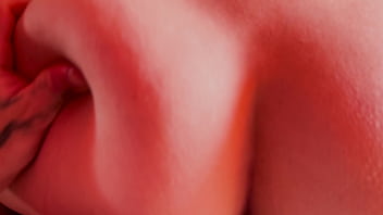 La cameriera nasconde la vera passione