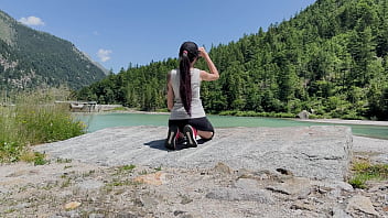 La cameriera nasconde la vera passione