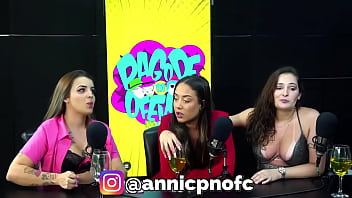 Ela consegue medir seu pau com a boca