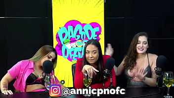 Ela consegue medir seu pau com a boca