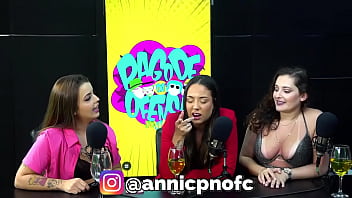 Ela consegue medir seu pau com a boca