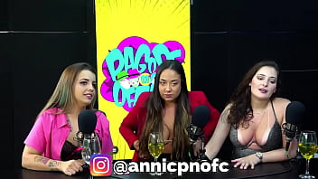 Ela consegue medir seu pau com a boca