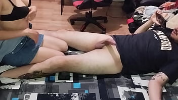 Rica mamada termina en sexo salvaje con jovencita universitaria