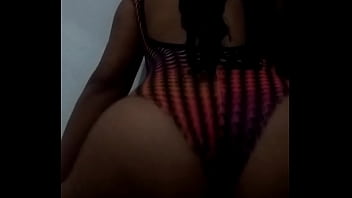 Rebolando ao som de funk