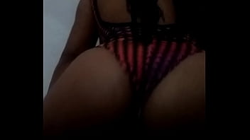 Rebolando ao som de funk