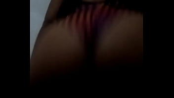 Rebolando ao som de funk