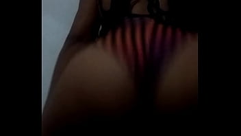 Rebolando ao som de funk