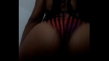 Rebolando ao som de funk