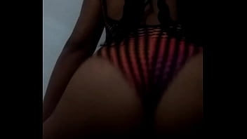 Rebolando ao som de funk