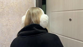 A stranger was divorced for sex by offering a new iphone