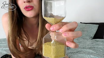 Joi le temps est comptéj'ai bien envie de jouer avec toi aujourd'hui tu