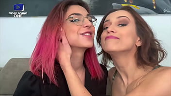 Une bonne partouze entre potes ils échangent leurs femmes