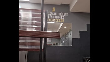 Séance de sport terminé je reste disponible pour des shows tous l après midi