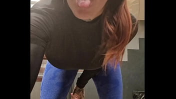 Séance de sport terminé je reste disponible pour des shows tous l après midi