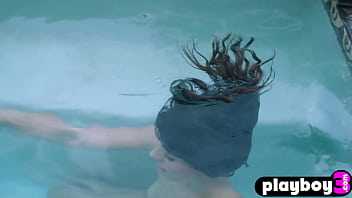 Sexy big ass latin milf showed amazing body after hot striptease