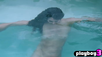 Sexy big ass latin milf showed amazing body after hot striptease