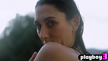 Sexy big ass latin milf showed amazing body after hot striptease