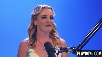 Australian milf blonde shows us how she masturbates and orgasms