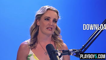 Australian milf blonde shows us how she masturbates and orgasms