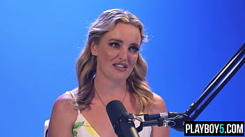 Australian milf blonde shows us how she masturbates and orgasms