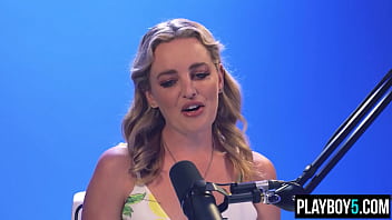 Australian milf blonde shows us how she masturbates and orgasms