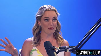 Australian milf blonde shows us how she masturbates and orgasms