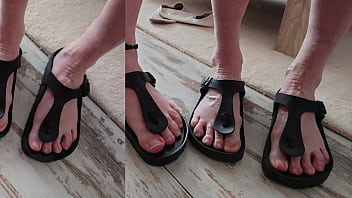 Barfuß diashow mit nylonjunge in birkenstocks