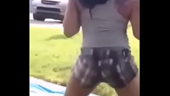 Tierra miller twerk 2