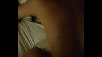 Gozando na bunda da morena safada Gozando na bunda da morena safada
