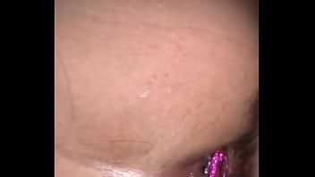 Marido fode esposa plugadinha de 4